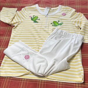 Quacker Factory 2 Piece 3/4 Sleeve Striped Top & Capris Adorned with Frogs NWT